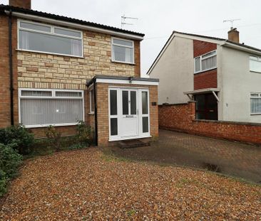 3 bedroom semi-detached house to rent - Photo 1