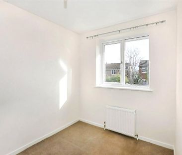 2 bedroom semi-detached house to rent - Photo 2