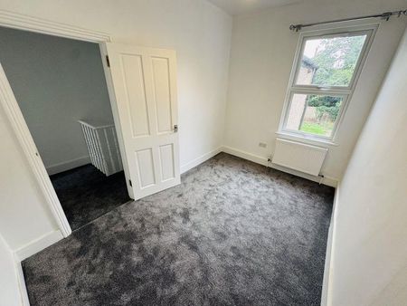 3 bedroom semi-detached house to rent - Photo 3