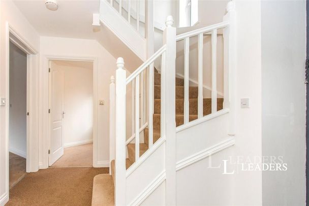 4 bedroom detached house to rent - Photo 1