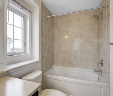 For Lease - 3002 Preserve Drive Unit# 36, Oakville, Ontario - Photo 5