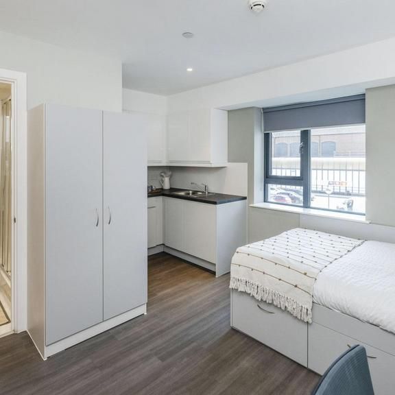 Studio to rent - Photo 1