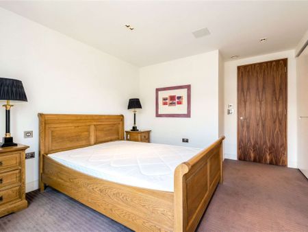 A 1 bedroom apartment situated on the sixth floor of the highly sought after Roman House development with 24 hour concierge and a private gymnasium. - Photo 3