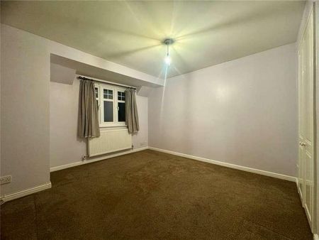 Pearcy Close, Harold Hill, Romford, RM3 - Photo 4