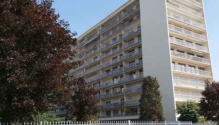 Appartement 4 pièces 83m2 REIMS 900 euros - Photo 2