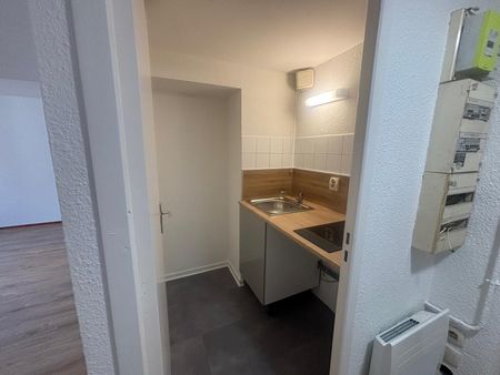 Location Appartement 1 pièce 28m² VALENCE 26000 - Photo 2