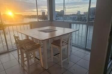 Surfers Paradise - Photo 1