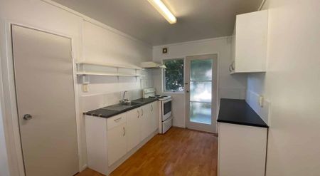 Tidy Unit - Great Location! - Photo 2