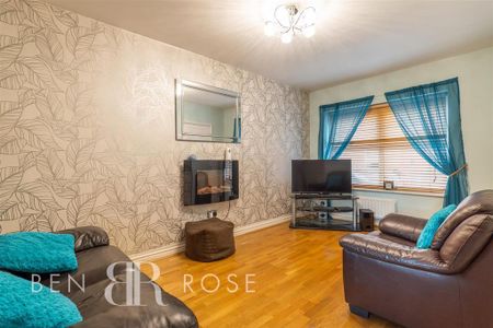 3 bedroom terraced house to rent - Photo 4