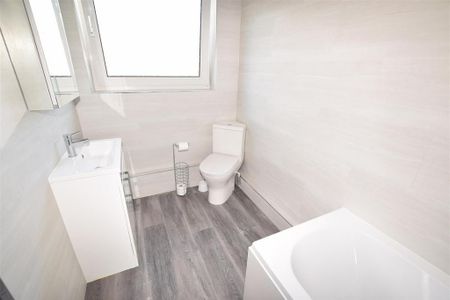 2 bedroom semi-detached bungalow to rent - Photo 5