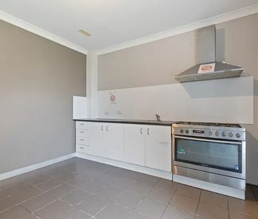 Perfectly Located. Trendy Leichhardt - Photo 1