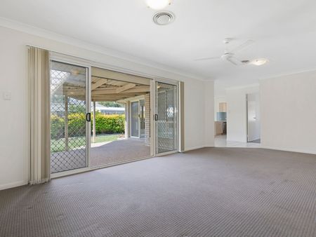 Spacious Family Home with Pool in the Heart of Sippy Downs - Photo 4