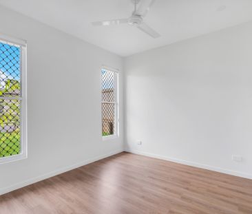 SIMPLY STUNNING! PRIVATE, MODERN & SPACIOUS DUPLEX IN A1 LOCATION! - Photo 3