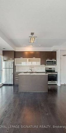 2 bed & 2 Bath - Lower Penthouse - - Photo 1