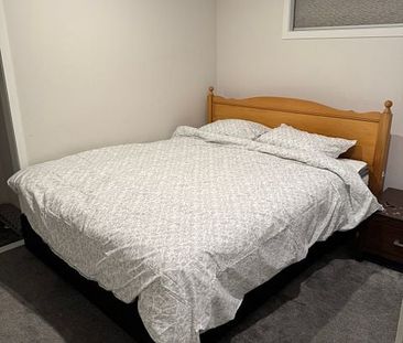 Private double room with ensuite - Photo 1