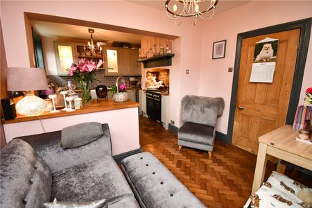 Village Road, Heswall, Wirral, CH60 0DX - Photo 2