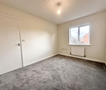 3 bedroom end of terrace house to rent - Photo 3