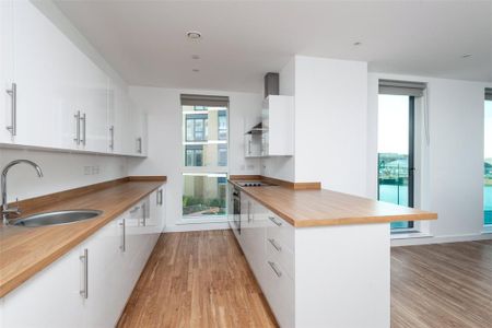 3 bedroom flat to rent - Photo 5