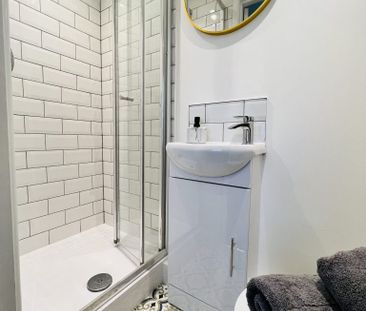 BEDROOM 4 – MEDIUM DOUBLEENSUITE - Photo 6