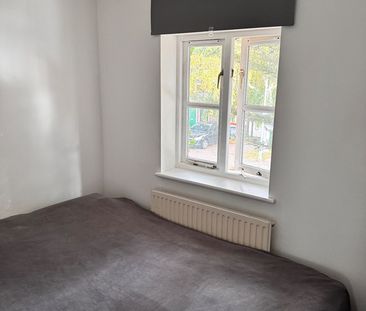 Room in a Shared House, Widgeon Close, E16 - Photo 1