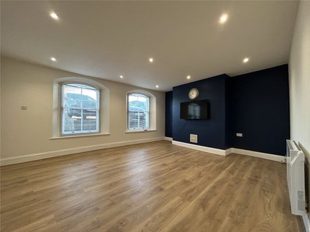 Esplanade, Burnham-on-Sea, Somerset, TA8 - Photo 2