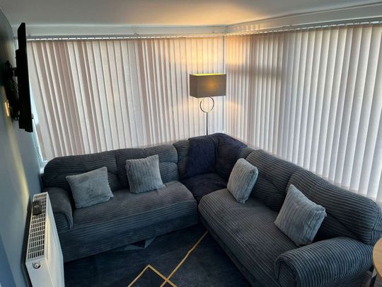 Newly Refurbished Ensuite Double Room Room 2 - Photo 1