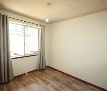 ** TRULY A RARE FIND ** - Photo 5