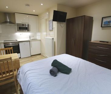 Studio to rent - Photo 2