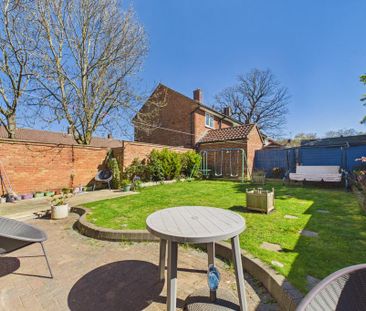 4 bedroom end of terrace house to rent - Photo 6