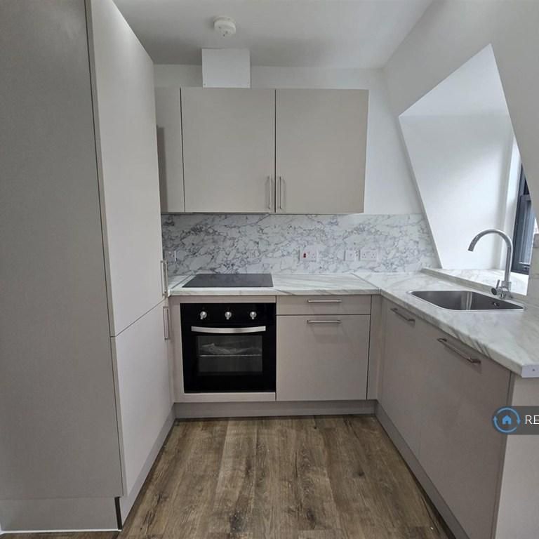 1 bedroom flat to rent - Photo 1