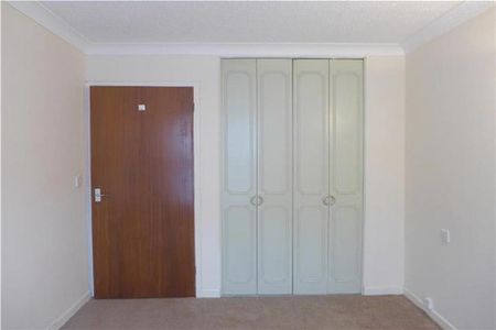 1 bedroom retirement property to rent - Photo 5