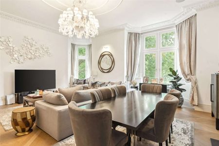 Fantastic 7 bedroom house located on a desirable street in Hyde Park. - Photo 4