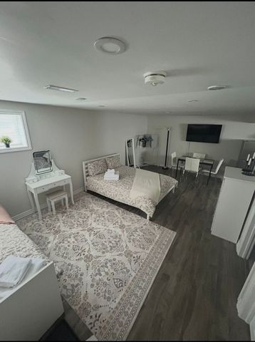 For Lease - 4206 Bloor Street Unit# Basement, Toronto, Ontario - Photo 3