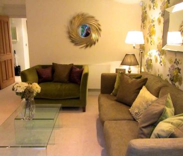 Dorking Road, Chilworth, Surrey, GU4 - Photo 1