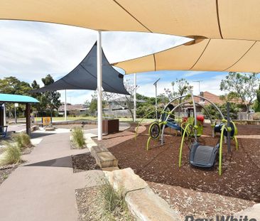 Ultra Modern Four Bedroom Townhouse - Photo 4