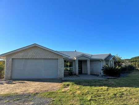 Large rural family home - Photo 5