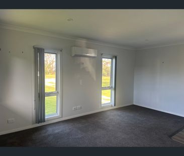 2/97 Old Bass Highway, Wynyard, Tas 7325 - Photo 3