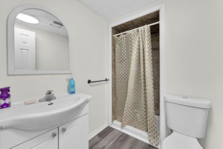 For Lease - 120 Jansen Avenue, Kitchener, Ontario - Photo 4