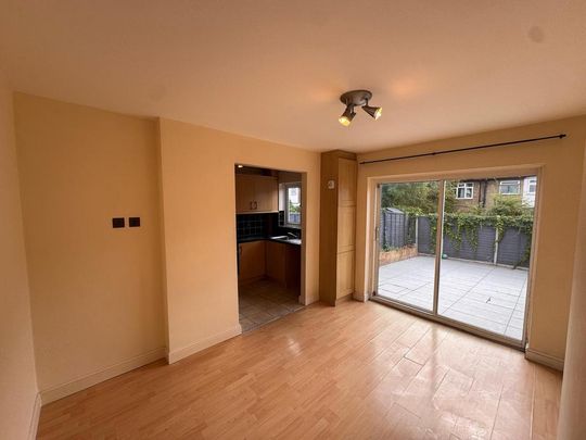 3 bedroom terraced house to rent - Photo 1