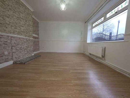 Radnor Green, West Bromwich, B71 - Photo 1