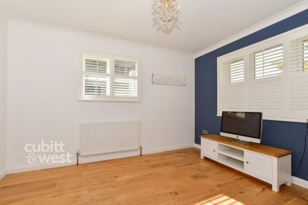 4 bedroom detached house to rent - Photo 2