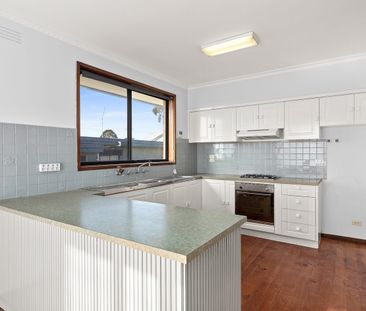 Renovated 4 bedroom home - Photo 5