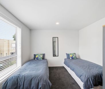 Three Bedroom Townhouse - Photo 4