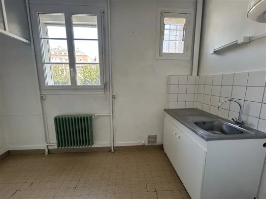 Location appartement 2 pièces - 46m² à Lisieux (14100) - Photo 1