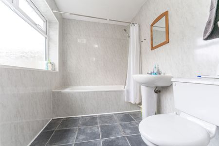 7 Harrow Road - Photo 5