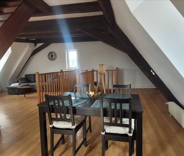 F2 meublé DUPLEX 77m² au sol CENTRE/CHAMP DE MARS - Photo 2