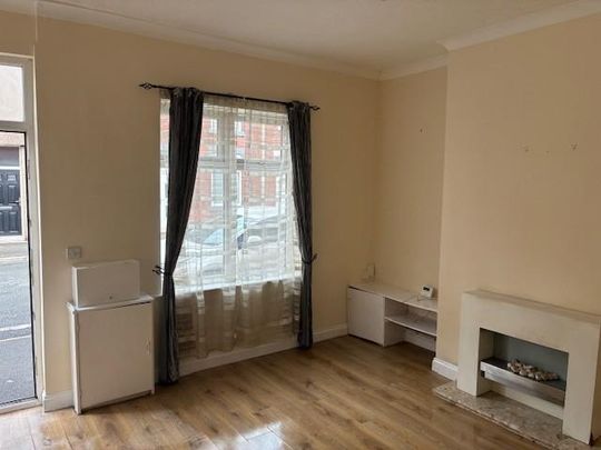 2 bedroom terraced house to rent - Photo 1