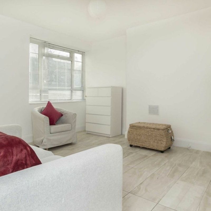 White City Estate, W12, London - Photo 1