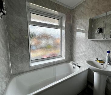 3 bedroom semi-detached house to rent - Photo 6