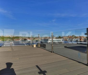 2 Bedroom, 2 bath, 1 reception Penthouse - Photo 4